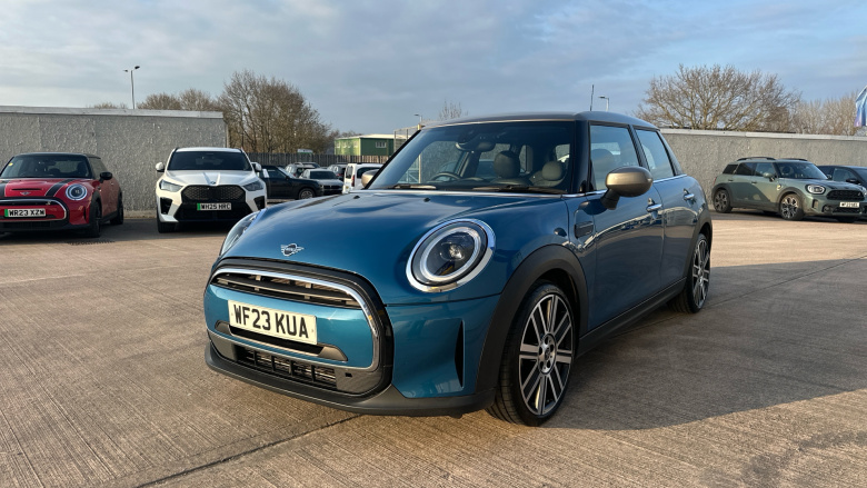 MINI Hatchback 1.5 Cooper Exclusive Premium 5dr Auto Petrol Hatchback